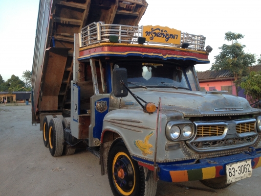 ขาย10ล้อหน้ายาว2เพลาดั๊มช่วงล่างจัมโบ้200 พ.เพาเวอร์ คัทซีสวย สวยเดิมบางป๊องๆ