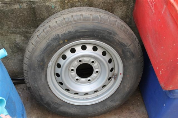 ต้องการขายล้ออะไหล่พร้อมยางเดิม DMAX ราคาถูก