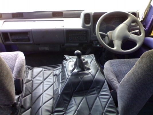 ขายด่วน!! รถแอร์ไฟฟ้า nissan ทั้งคัน 17 ที่นั่ง ต่อรองได้