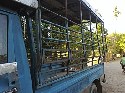 ขายกระบะรถแอ้ว พร้อมหลังคา ซื้อมาทำเทลเลอร์เลยถอดขาย ยางล้อก็ขาย