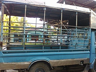 ขายกระบะรถแอ้ว พร้อมหลังคา ซื้อมาทำเทลเลอร์เลยถอดขาย ยางล้อก็ขาย