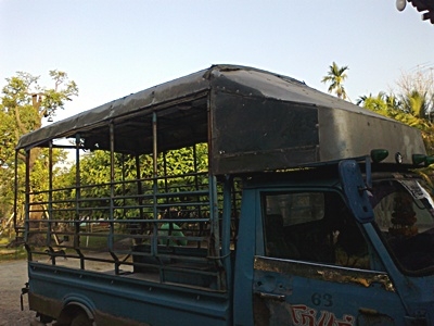 ขายกระบะรถแอ้ว พร้อมหลังคา ซื้อมาทำเทลเลอร์เลยถอดขาย ยางล้อก็ขาย