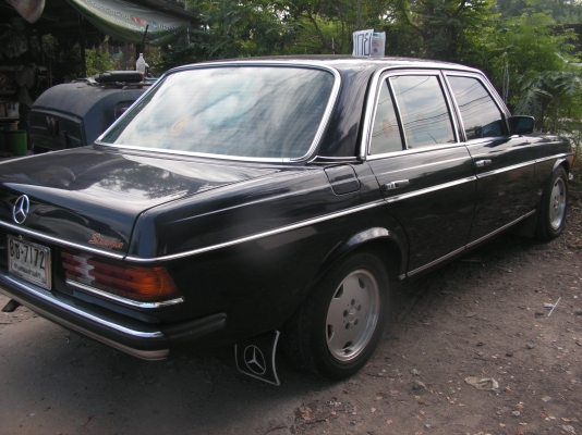 เบนซ์300Dเครื่องดีเซลคุณสง่าอยู่กบินณ์บุรีรับไปดูเเลต่อเเล้วครับ