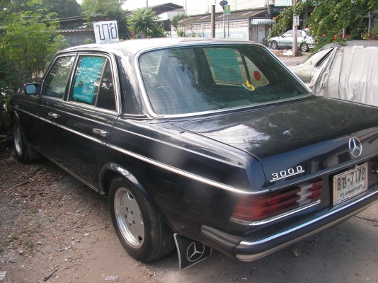 เบนซ์300Dเครื่องดีเซลคุณสง่าอยู่กบินณ์บุรีรับไปดูเเลต่อเเล้วครับ