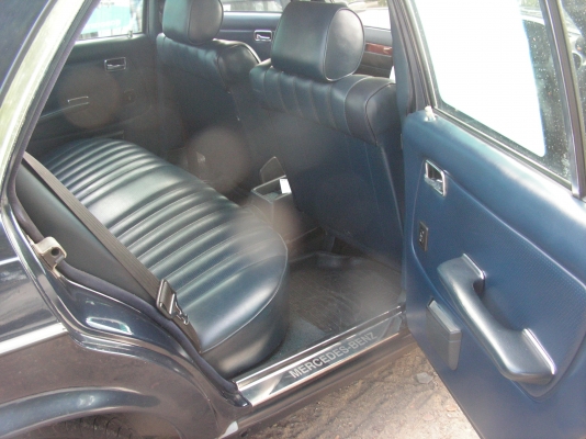 เบนซ์300Dเครื่องดีเซลคุณสง่าอยู่กบินณ์บุรีรับไปดูเเลต่อเเล้วครับ