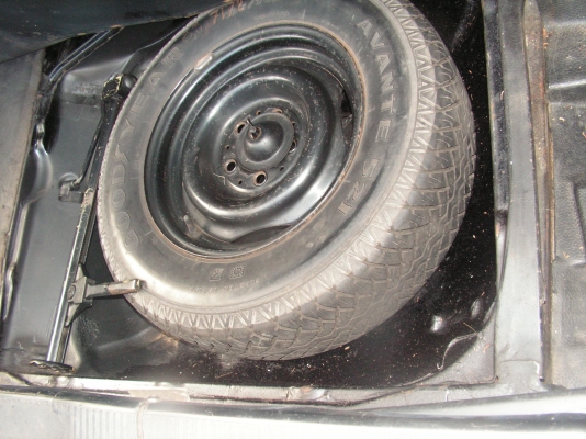 เบนซ์300Dเครื่องดีเซลคุณสง่าอยู่กบินณ์บุรีรับไปดูเเลต่อเเล้วครับ