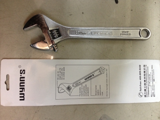 ประแจเลื่อน WYNN'S 10" ประแจเลื่อน WYNN'S 10"