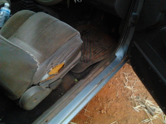 ***ขายแล้วครับขอบคุณ Truck2hand ขายกระบะแค็ป มังกรทอง2.5 90HP ปี39/96(หน้าหนู)แท้ หน้า-หลังเดิมๆ เครื่องมังกรทอง 2.5 ไดเร็คฯ เดิมๆ เกียร์เดิมเข้าง่าย ช่วงล่างแน่นไม่ส่าย คัสซีสวย ยางดี กระบะไม่ผุ  ลอนสวย ภายในดี เบาะขาดนิดๆ คอนโซลครบ แอร์ พ.พาวเวอร์ กระจก