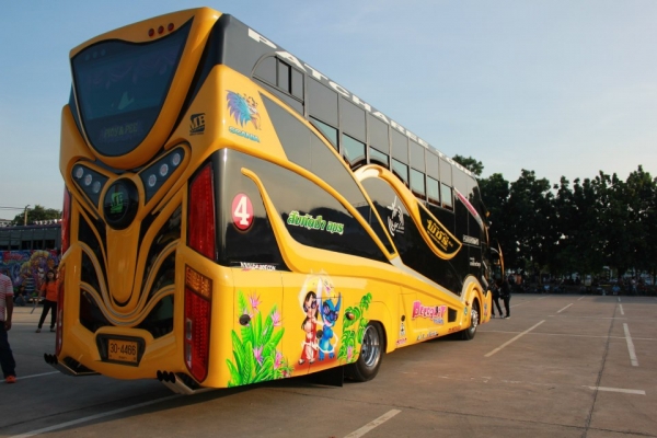 ขายรถบัสพัดลม เครื่องBENZ 8สูบ คัซซีBENZ