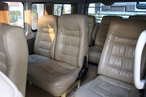 ขายเบาะ 3 แถวสีครีม ราคา15,000 บาท ขายเบาะ 3 แถวสีครีม ราคา15,000 บาท