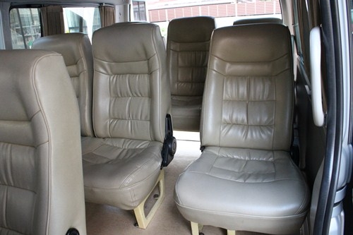 ขายเบาะ 3 แถวสีครีม ราคา15,000 บาท ขายเบาะ 3 แถวสีครีม ราคา15,000 บาท