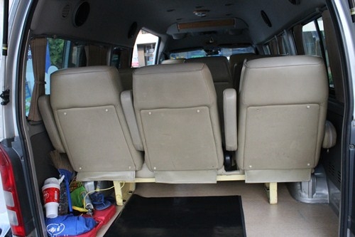 ขายเบาะ 3 แถวสีครีม ราคา15,000 บาท ขายเบาะ 3 แถวสีครีม ราคา15,000 บาท