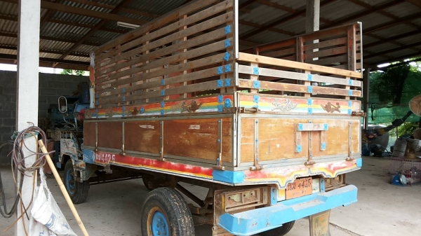 ***ขายแล้วครับขอบคุณ Truck2hand ขายแต๋น4ล้อสวยๆ เครื่อง KUBOTA ET11แรง เครื่องดีสตาร์ทติดง่าย แรงดี อึดสุดๆ เกียร์ TOYOTA BU ไม่หลุดไม่หอน ช่วงล่าง BUDDY หน้า-หลัง คัสซีหน้า5 สวยเดิมไม่มีผุ กระบะพื้นไม้คอกไม้สูง ยาว3.0ม.กว้าง1.60ม.สภาพสวย พื้นสวยคอกสวยไม่