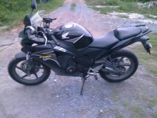 CBR150 ไอ รถบ้าน สวยสวยเดิมเดิม เครือ่งแห้งแห้ง เล่มพร้อมเอกสารครบ พร้อมใช้งาน ภาษีดี