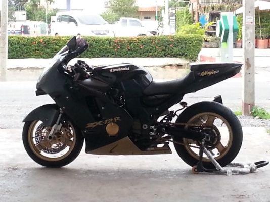 วุฒินนบุรี ขาย ZX12R ปี2001 หัวฉีดแล้วรถสภาพสวยๆเครื่องดีเสียสรรพสามิตรแล้ว