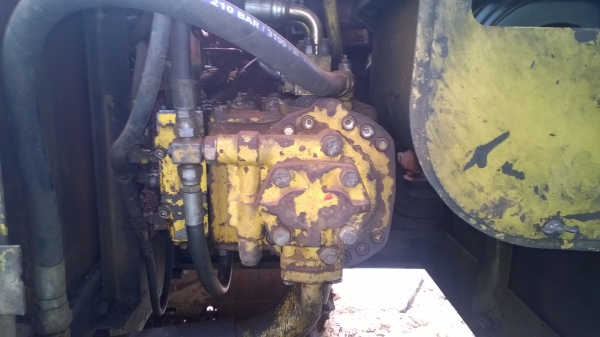 PC200-5 คอนโทนสั้น โซ่ใหม่ เอวแน่น ไฟฟ้าครบ.. แอร์เย็น...รถสภาพดี..