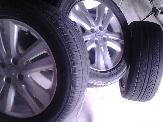 แม็กhondaขอบ 16" 4รู100 พร้อมยาง แม็กhondaขอบ 16" 4รู100 พร้อมยาง