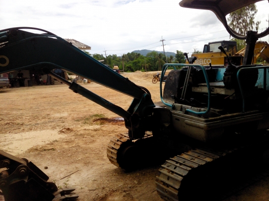 ขายรถแบคโฮ KOBELCO  sk 030 รถสภาพใช้งานได้เลยพร้อมลุยราคาถูก