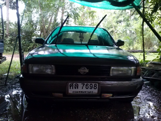 sentra ปี 93  เครื่องวางใหม่มีใบคุม  แอร์เย็น พวงมาลัยพาวเวอร์ สีดี
