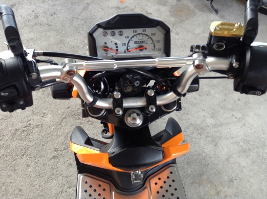 ขาย!!! ซูมเม่อX สภาพสวยรถใช้น้อย ใหม่มาก ปี56 รถเครื่องดีคับ ทะเบียนครบ ภาษีไม่หมด