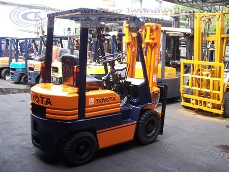ขายรถ โฟล์คลิฟท์ TOYOTA รุ่น 5-FD15