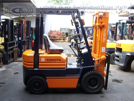 ขายรถ โฟล์คลิฟท์ TOYOTA รุ่น 5-FD15