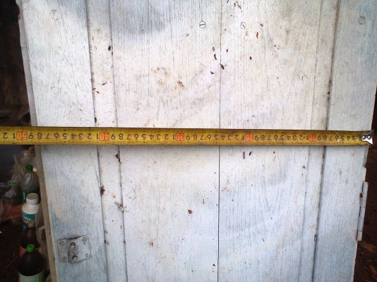 บานประตูไม้สักเก่า