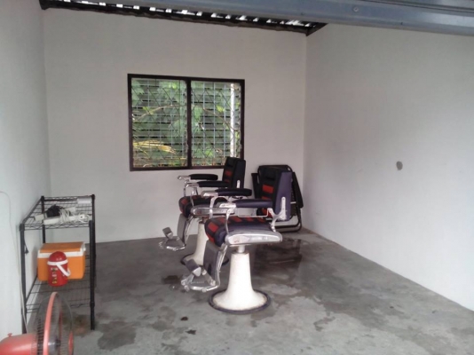 เปิดให้เช่าสถานที่ ร้านตัดผมทำเลดี 0กลางเเหล่งชุมชนติดถนนใหญ่ รังสิต-ปทุมธานี