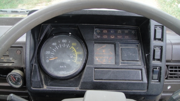 HINO ฃุปเปอร์เสี่ย 117แรง ยาว5.50ม. พื้นเรียบ เครื่องดี คัสฃีสวยจัด