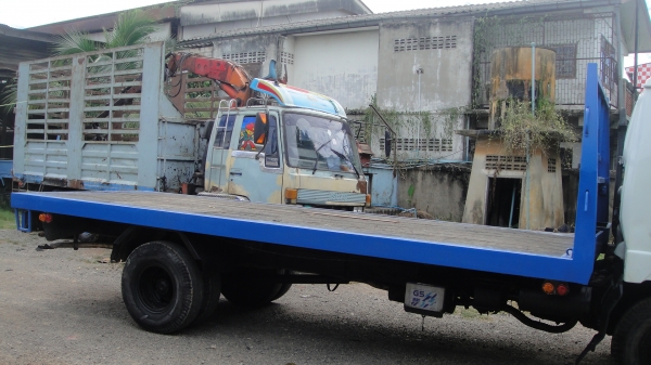 HINO ฃุปเปอร์เสี่ย 117แรง ยาว5.50ม. พื้นเรียบ เครื่องดี คัสฃีสวยจัด