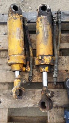 กระบอกไฮโดรลิค มือ 2 สภาพดีพร้อมใช้งาน ความโตกระบอกมี 2 ขนาด คือ 90mm. และ 82mm.