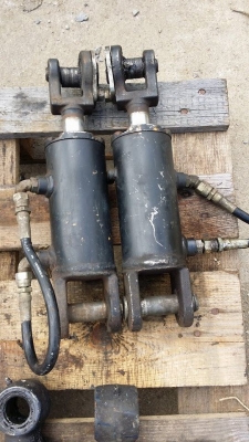 กระบอกไฮโดรลิค มือ 2 สภาพดีพร้อมใช้งาน ความโตกระบอกมี 2 ขนาด คือ 90mm. และ 82mm.