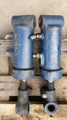 กระบอกไฮโดรลิค มือ 2 สภาพดีพร้อมใช้งาน ความโตกระบอกมี 2 ขนาด คือ 90mm. และ 82mm.