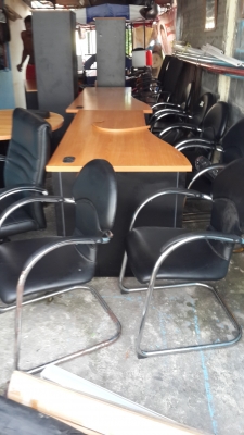 ชุดโต๊ะเก้าอี้ประชุมของรูชิกา
