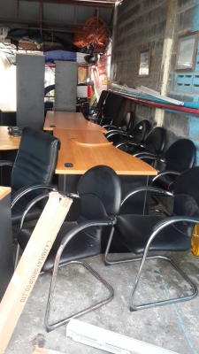 ชุดโต๊ะเก้าอี้ประชุมของรูชิกา