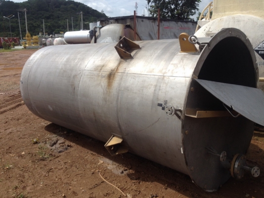 ขายถังสแตนเลสขนาด 5,000 ลิตร มีฝาเปิดปิด สะอาด สภาพสวยครับ