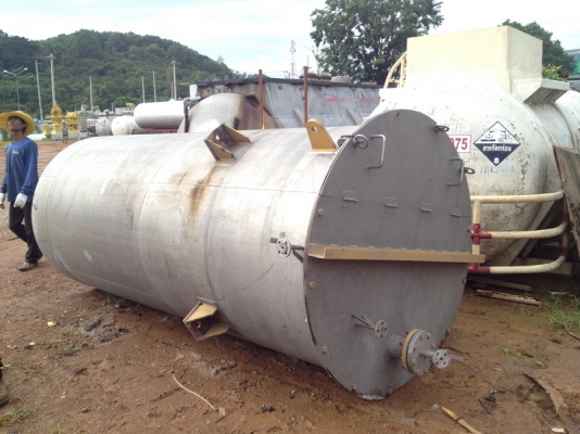 ขายถังสแตนเลสขนาด 5,000 ลิตร มีฝาเปิดปิด สะอาด สภาพสวยครับ