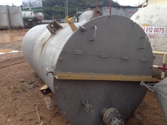 ขายถังสแตนเลสขนาด 5,000 ลิตร มีฝาเปิดปิด สะอาด สภาพสวยครับ