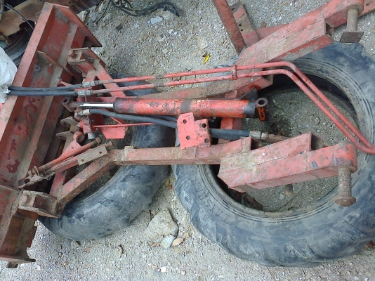 ขายผานดันหน้ารถไถเล็ก ขนาด 20-24แรง สอบถามได้