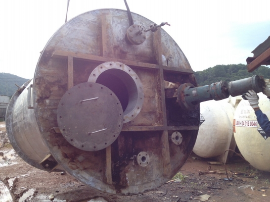 ขายถังสแตนเลส 9,000 ลิตรพร้อมใบกวน สภาพดี สะอาด พร้อมใช้ ขายถังสแตนเลส 9,000 ลิตรพร้อมใบกวน สภาพดี สะอาด พร้อมใช้