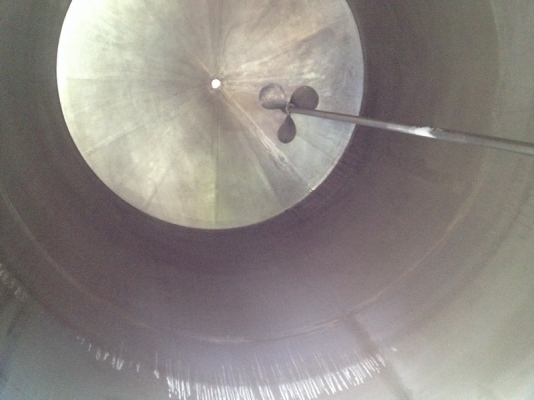 ขายถังสแตนเลส 9,000 ลิตรพร้อมใบกวน สภาพดี สะอาด พร้อมใช้ ขายถังสแตนเลส 9,000 ลิตรพร้อมใบกวน สภาพดี สะอาด พร้อมใช้