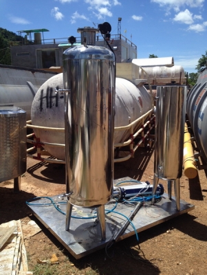 ขายถังสแตนเลสขนาด 200 ลิตร ทรงสูง ใส่น้ำได้ สภาพดี สะอาด ใสๆเลยครับ