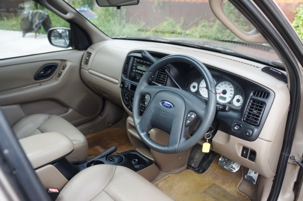 FORD ESCAPE ปี 2003 ตัว TOP ขายรถสวย เดิมๆ ติดแก็ส LPG หัวฉีด หลังคา sunloop ARIBAG เบรค ABS เครื่องวิ่งดี ช่วงล่างแน่น แอร์เย็นๆ ล้อ MAX แต่ง กระจกไฟฟ้า เบาะหนัง ภายในสภาพสวย สีสวย รถพร้อมใช้งาน จัดไฟแนนได้ FORD ESCAPE ปี 2003 ตัว TOP ขายรถสวย เดิมๆ ติดแก็ส LPG หัวฉีด หลังคา sunloop ARIBAG เบรค ABS เครื่องวิ่งดี ช่วงล่างแน่น แอร์เย็นๆ ล้อ MAX แต่ง กระจกไฟฟ้า เบาะหนัง ภายในสภาพสวย สีสวย รถพร้อมใช้งาน จัดไฟแนนได้