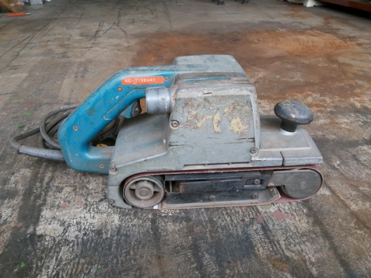 รถถัง MAKITA 9401 แท้ 100\% Made in JAPAN  สภาพเดิม ๆ เปลี่ยนแผ่นก๊อกกับแผ่นคาร์บอนใหม่ให้แล้วครับ