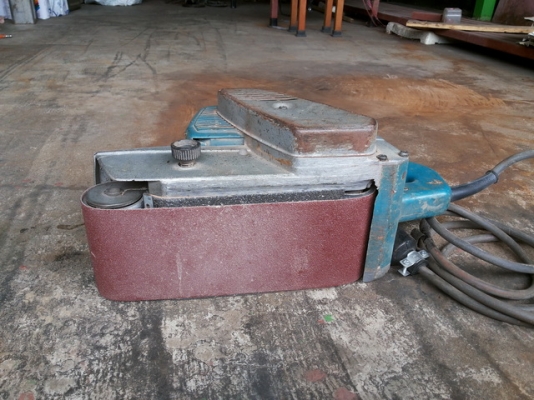 รถถัง MAKITA 9401 แท้ 100\% Made in JAPAN  สภาพเดิม ๆ เปลี่ยนแผ่นก๊อกกับแผ่นคาร์บอนใหม่ให้แล้วครับ