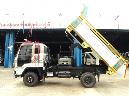 ขายอีซูซุ (ร็อกกี้) 6 ล้อ เครื่องยนต์ 6BG1 - 6 สูบ 175 แรงม้า กระบะบรรทุกดัมส์ดิน