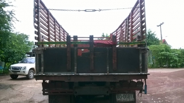 ขาย 10 ล้อหัวยาวเพลาเดียว สภาพพร้อมใช้  เครื่อง 6BD1 165 แรงม้า เกียร์ร็อคเสื้อลาย เพาวเวอร์ ทะเบียนเต็มพร้อมโอนครับ