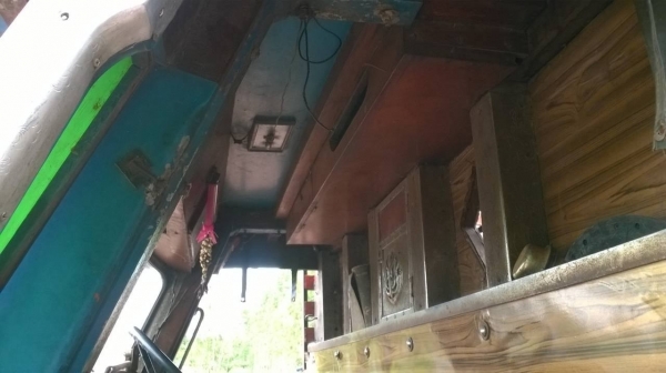 ขาย 10 ล้อหัวยาวเพลาเดียว สภาพพร้อมใช้  เครื่อง 6BD1 165 แรงม้า เกียร์ร็อคเสื้อลาย เพาวเวอร์ ทะเบียนเต็มพร้อมโอนครับ