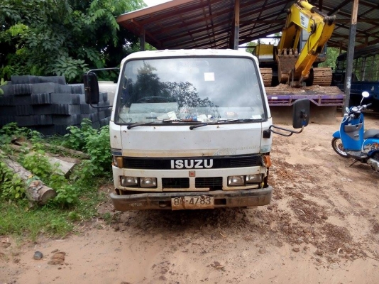 ขายด่วน อีชุชุ 4 ล้อกลาง  เกียร์สั้น NKR  88  แรงม้า สวยๆๆ