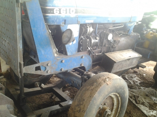 ขายรถไถฟอด6610 เสื้อลายตามสภาพเครื่องหลวม ขายรถไถฟอด6610 เสื้อลายตามสภาพเครื่องหลวม